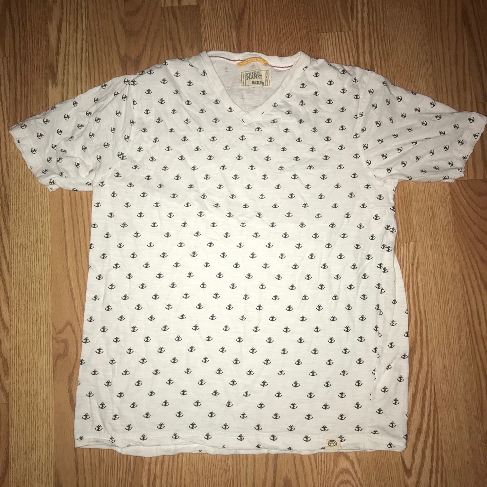 Medium Men’s Anchor Shirt. White with navy anchors